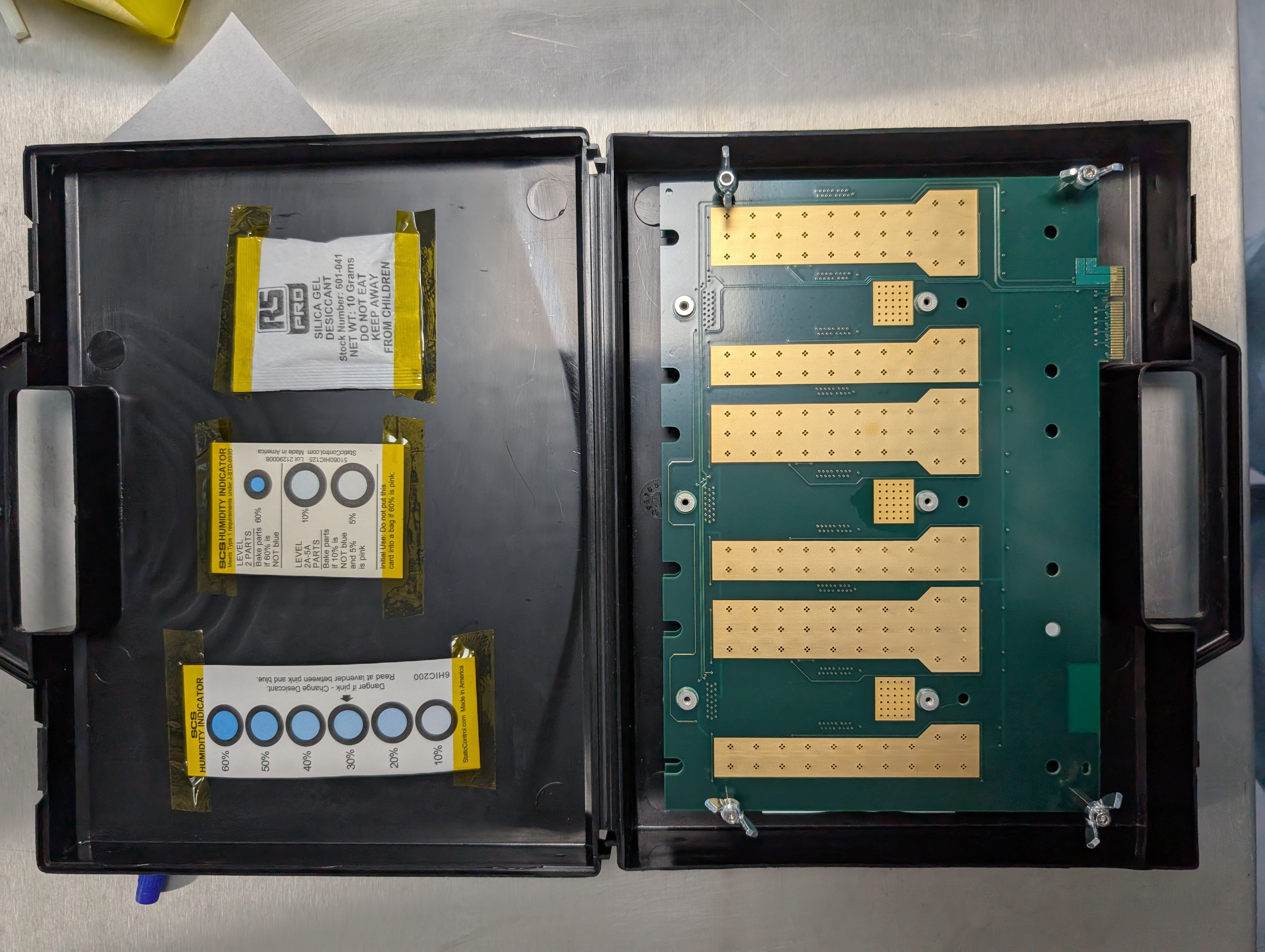 A complete hybrid panel shipping box.